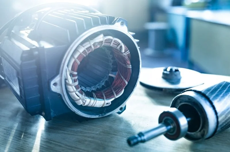 Precision CNC machining of servo motor shaft